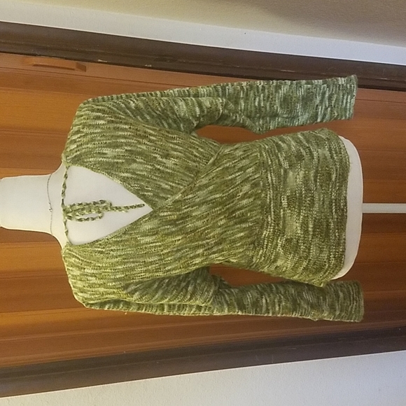 STUDIO Y GREEN SWEATER - Picture 2 of 4